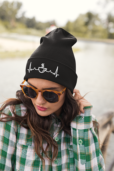 beanie-mockup-of-a-cool-young-woman-wearing-sunglasses-24623